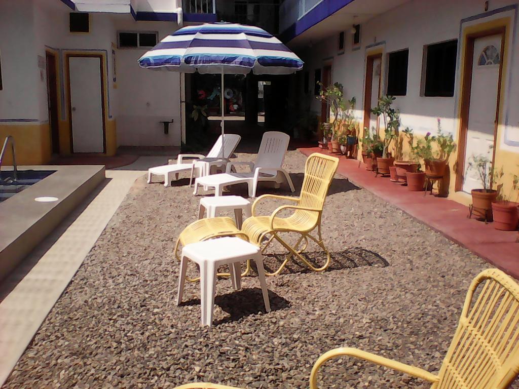 Hotel Sarabi Barra de Navidad Exterior foto